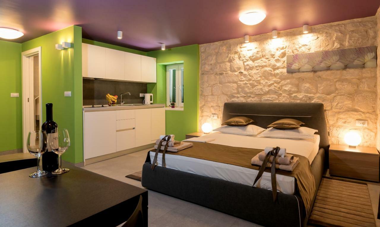 Annie'S Stone Studio & Room Split Eksteriør bilde