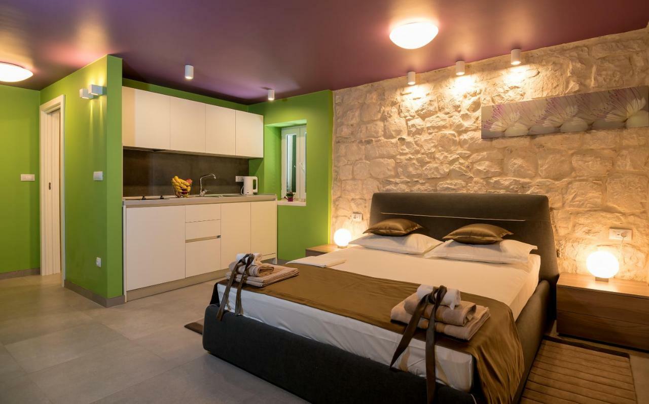 Annie'S Stone Studio & Room Split Eksteriør bilde